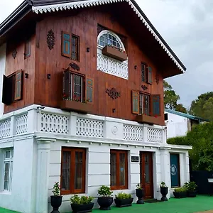 *** بيت ضيافة The Golf Green City Bungalow سريلانكا